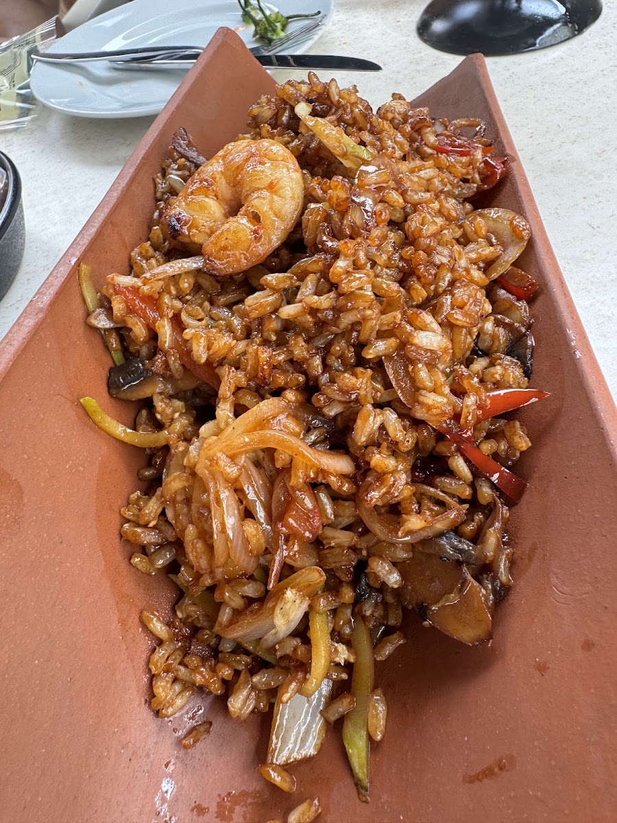 Wok con langostinos